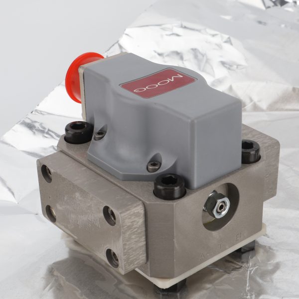 Moog G761-3034B Electro-Hydraulic Servo Valve