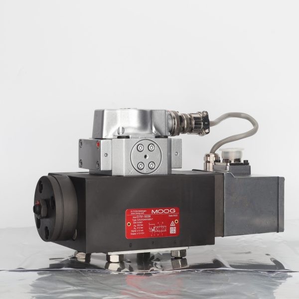 Moog D791-5039 Hydraulic Valve